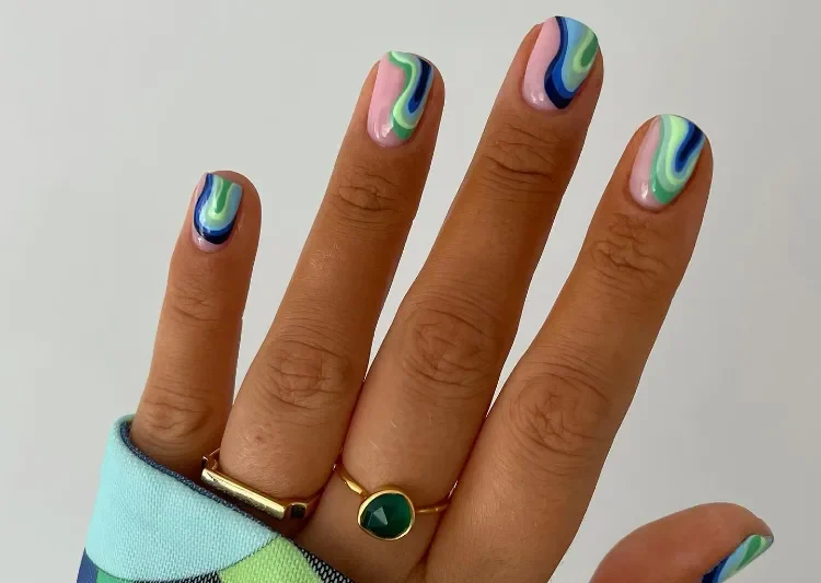 15 Pretty & Practical Short Fall Nails for the Ultimate Cozy Look